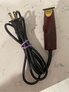 Oster Corded Hair Trimmer in Deep Red